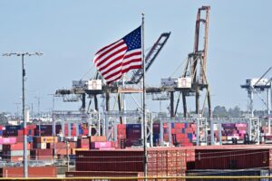 Trump impone un 25% de arancel a los países que compren petróleo venezolano