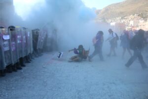 Un momento capturado en la marcha del 8M en Pachuca / Foto: Juan Martínez