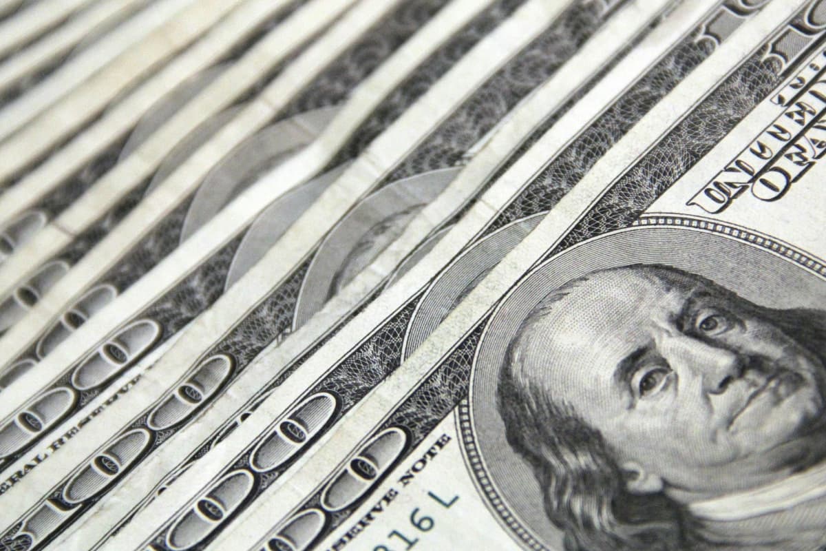 La caída del dólar y su impacto en el tipo de cambio continúa siendo una tendencia favorable para el peso mexicano