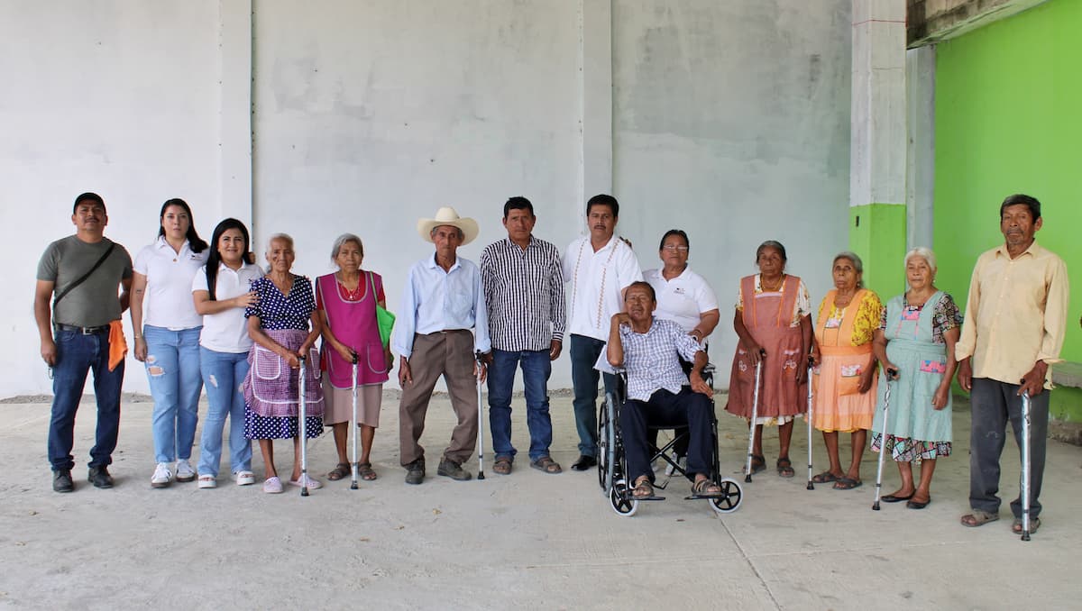 El Sistema DIF Huejutla, en representación de su presidenta, la Dra. Kristel Rodríguez Flores, llevó a cabo la entrega de ayudas técnicas para la movilidad en la localidad Ampliación Huitzacháhuatl