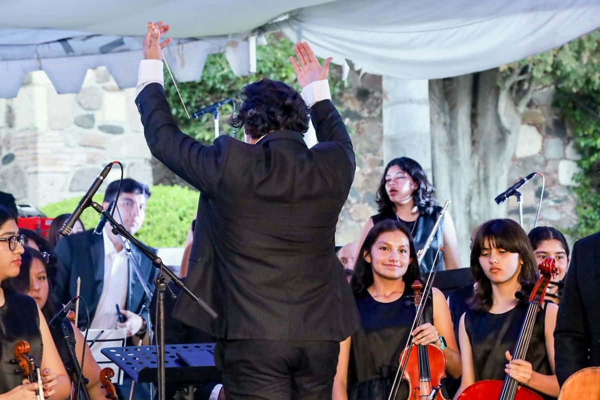 El concierto, que tuvo lugar en una de las locaciones más emblemáticas de la región, resaltó el poder de la música como un lenguaje universal capaz de generar unión y armonía