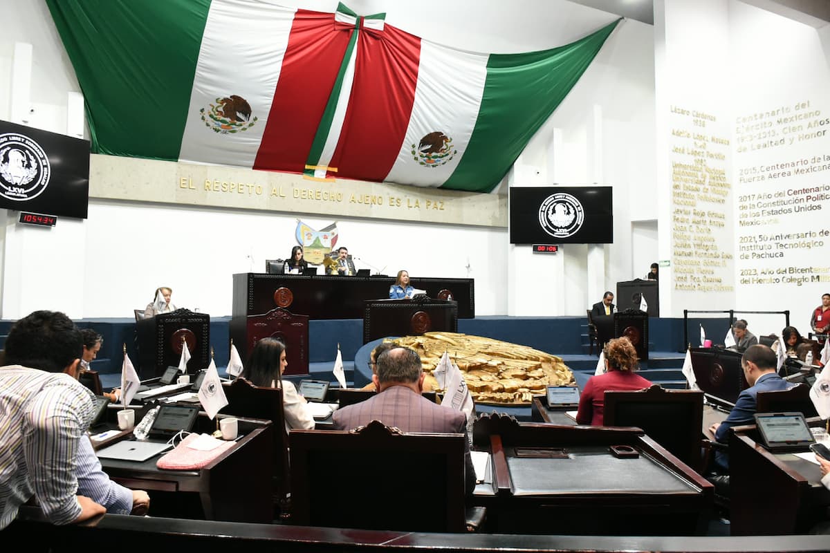 Andrés Velázquez destaca la importancia del acceso a la tecnología en la educación