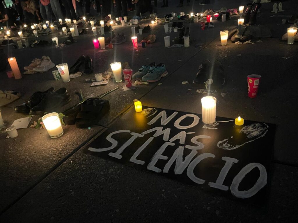 Protestan en el Zócalo por las personas desaparecidas, tras los hallazgos en Teuchitlán