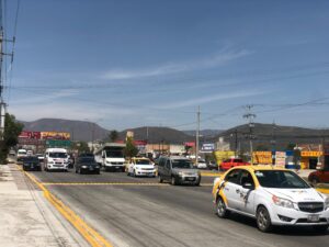 Autoridades instalaron boyas en la carretera Pachuca-Ciudad Sahagún para reducir accidentes