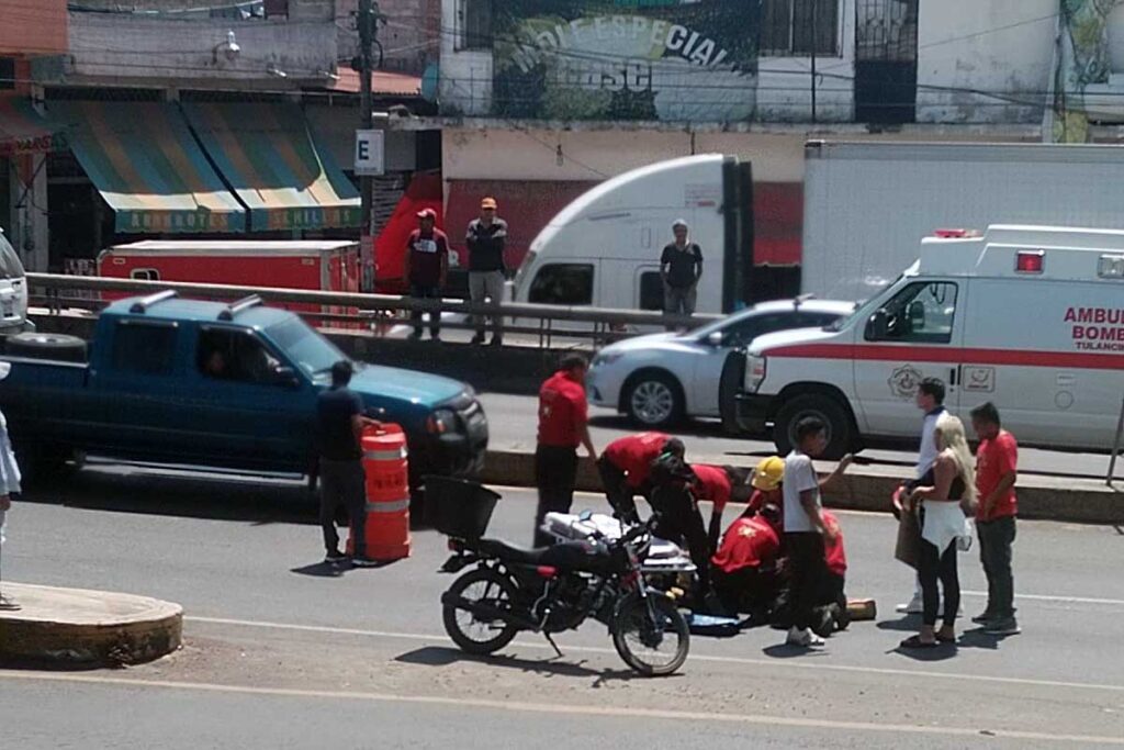 El hombre cruzaba el distribuidor vial Crucero Acatlán, de la carretera federal México-Tuxpan
