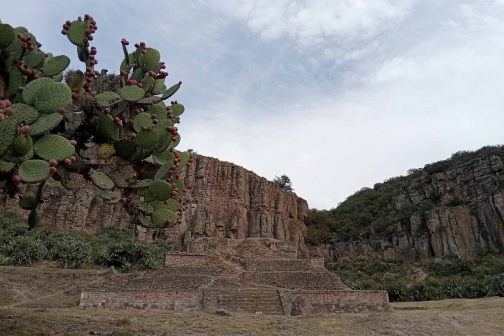 Se le considera el sitio de ocupación humano más antiguo de Hidalgo. En su esplendor Huapalcalco fue sede del segundo imperio tolteca