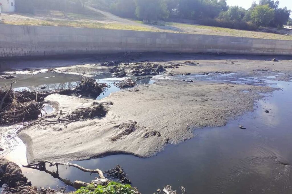 Semanas atrás, vecinos reportaron mal olor por los lodos del canal Tula