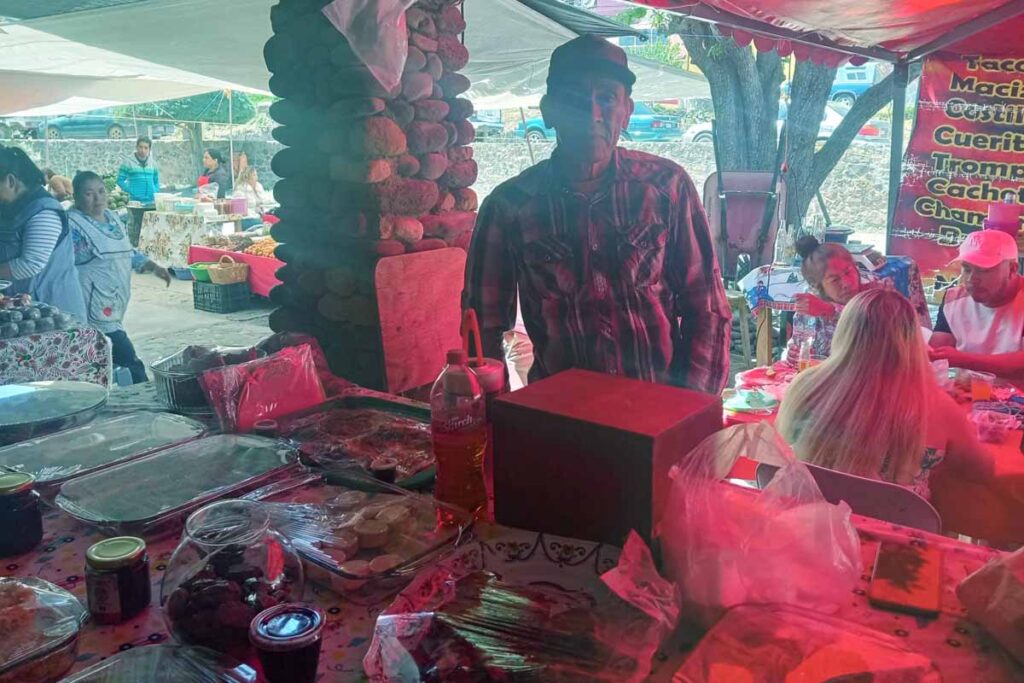 José Carmen explicó que toda la familia se dedica a la venta de dulces