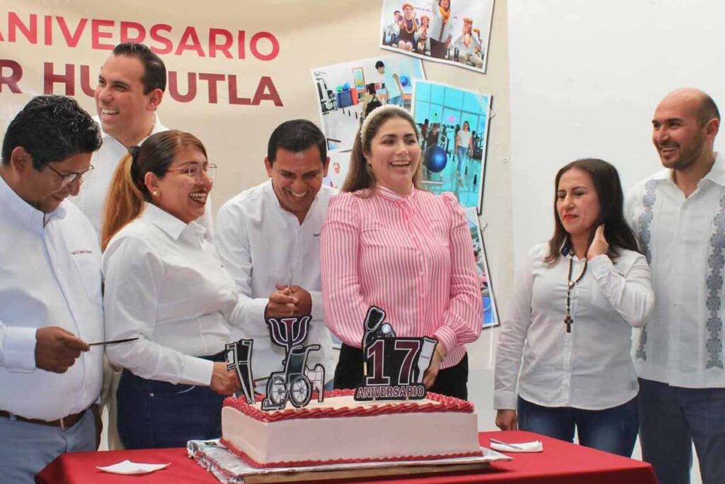 Celebraron el 17 aniversario del Centro de Rehabilitación Integral Regional de Huejutla (CRIRH)
