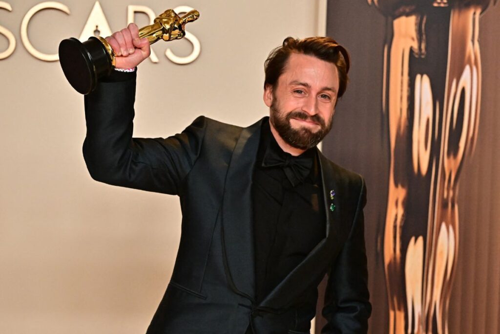 Macaulay Culkin celebra la victoria de su hermano Kieran en los Premios Oscar 2025
