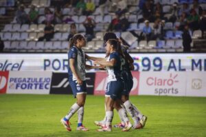 ¡A lo Pachuca! Las Tuzas retoman la cima con gol de penal de Corral en el agregado