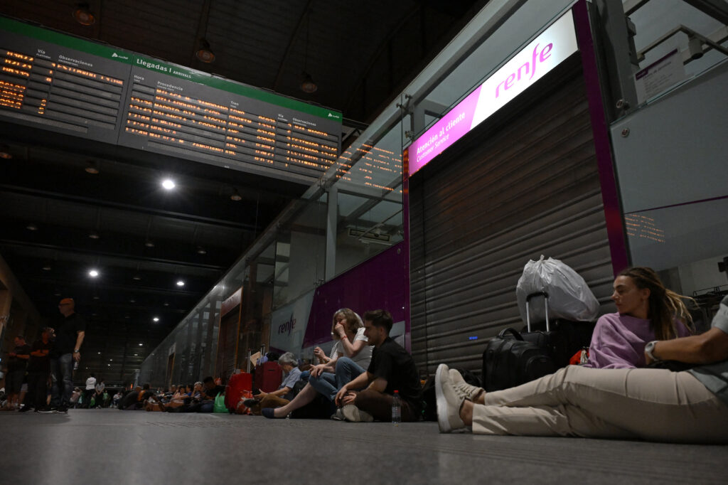 España sufrió un apagón masivo durante varias horas; no descartan que hubo ciberataque