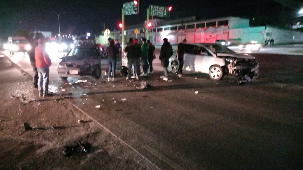 Vehículos dañados y tráfico afectado tras accidentes viales en el bulevar Minero 