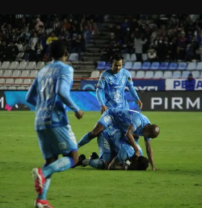 La historia de Santiago Homenchenko con Pachuca va más allá del futbol es una historia de amor dolor y fuerza que se refleja en cada minuto que pasa en la cancha