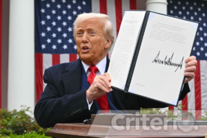 Los aranceles de Trump afectan a productos clave como autos, acero, y tecnología
