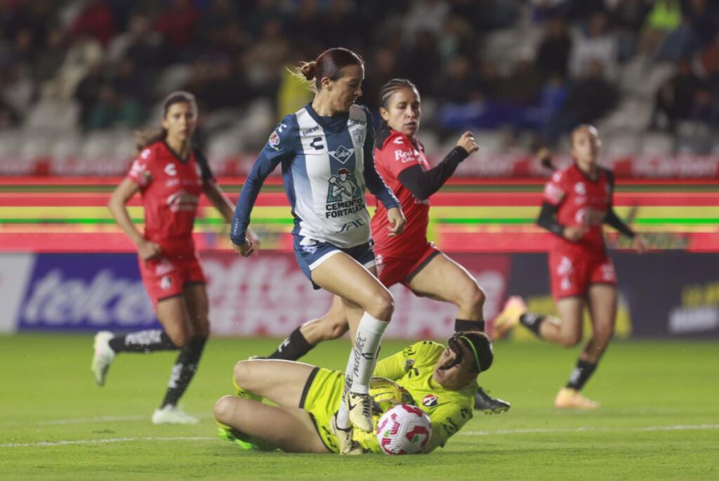 ¡Las Tuzas otra vez en semis! El Pachuca consuma la tarea en casa y golea al Atlas