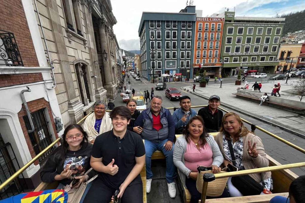 A bordo del Tranvía turístico recorre los sitios más representativos de Pachuca