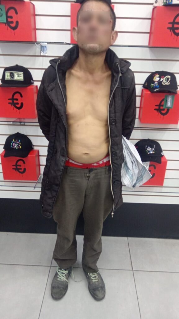 Policía de Pachuca detuvo a un presunto ladrón en tienda deportiva del centro