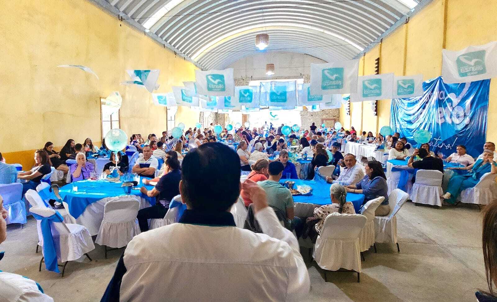 Durante las reuniones, Hernández Hernández agradeció el esfuerzo, lealtad y compromiso de las estructuras municipales