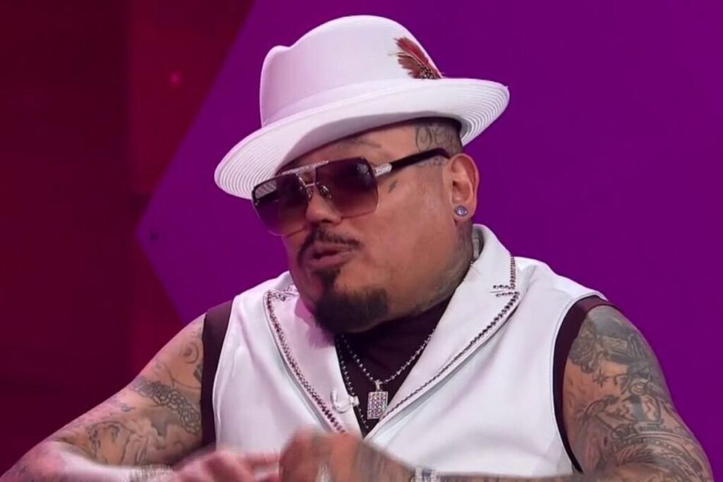 Hermano de Selena reclama a reportero que le preguntó por Yolanda Saldívar