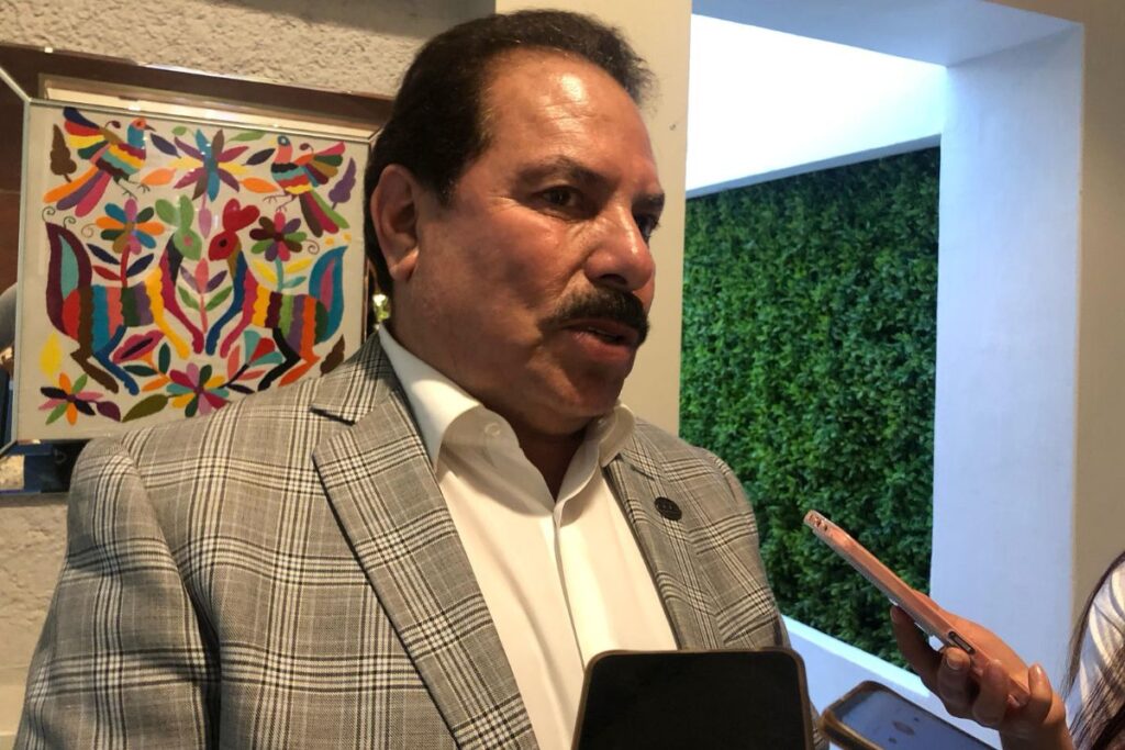 ¿Qué opina el presidente del CCEH sobre los funcionarios que reciben la Pensión del Bienestar?
