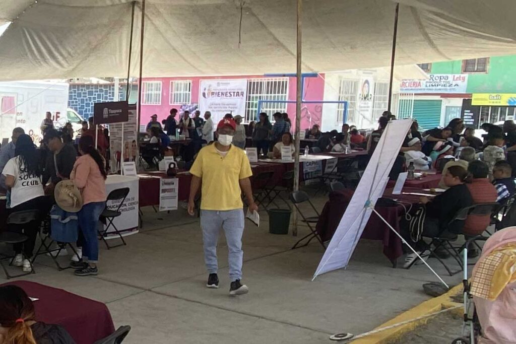 Entre los servicios destacados se realizaron exámenes de la vista gratuitos y cortes de pelo