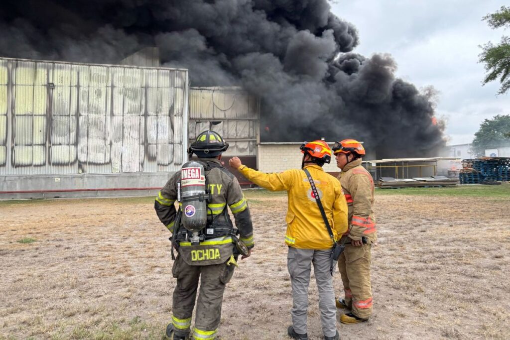 Incendio en Nuevo León: Planta procesadora de pollo quedó envuelta en llamas