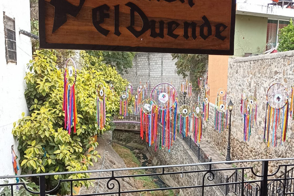 Entre entre 35 y 40 por ciento de los expositores en el pabellónson externos al municipio