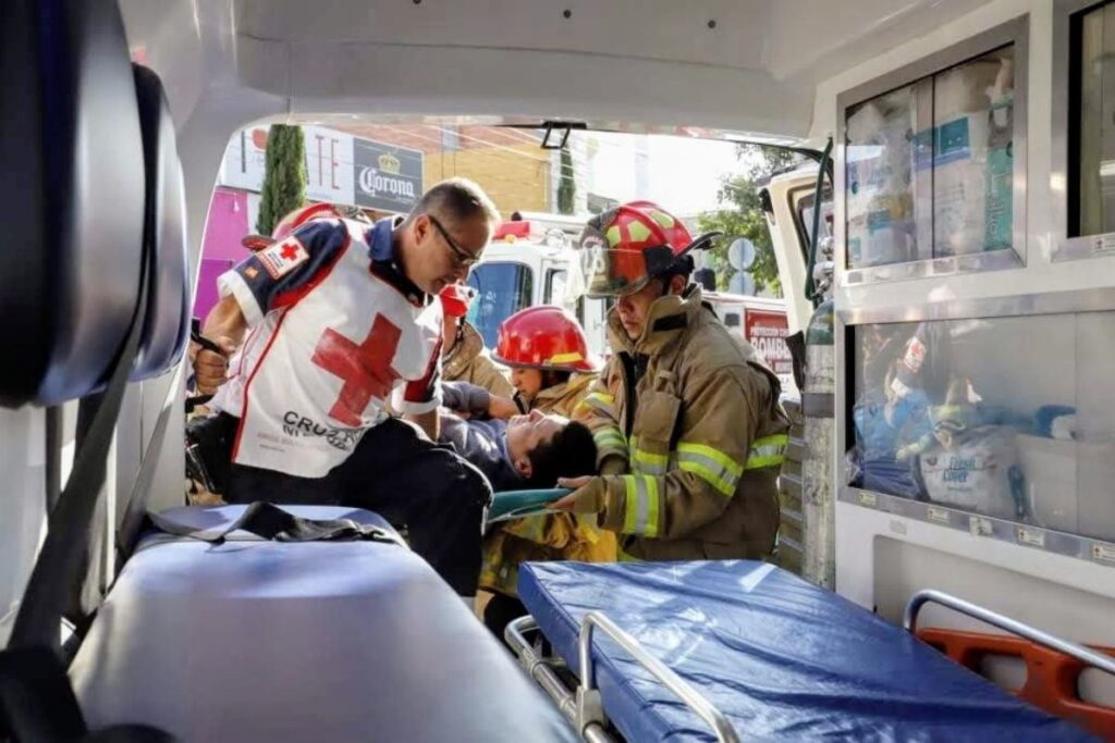 Choque en Tula de Allende: Moto se estrella contra un auto particular, este martes
