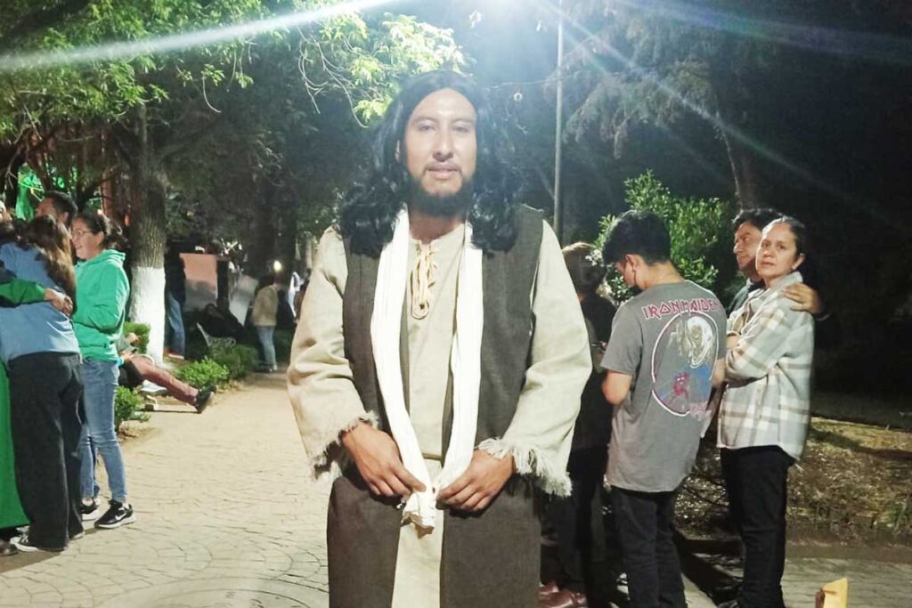 Gustavo lleva 10 años participando en el grupo de Semana Santa