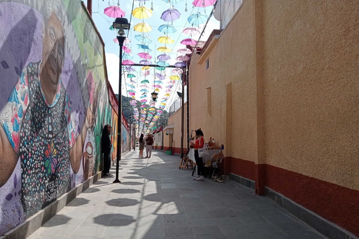 El poblador afirmó que Omitlán vive del turismo | Foto: Martha Sáenz