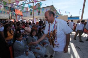 Natividad Castrejón destacó la entrega de mobiliario y equipo a miles de escuelas en Hidalgo