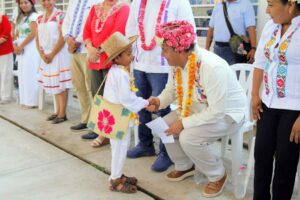 Natividad Castrejón asegura que educar es transformar vidas con conciencia y dignidad