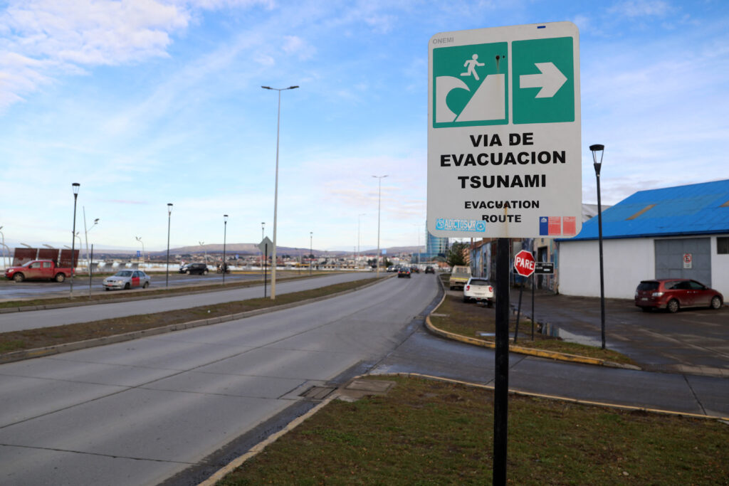 Alerta en Chile: Fuerte terremoto provoca evacuación por un riesgo de tsunami