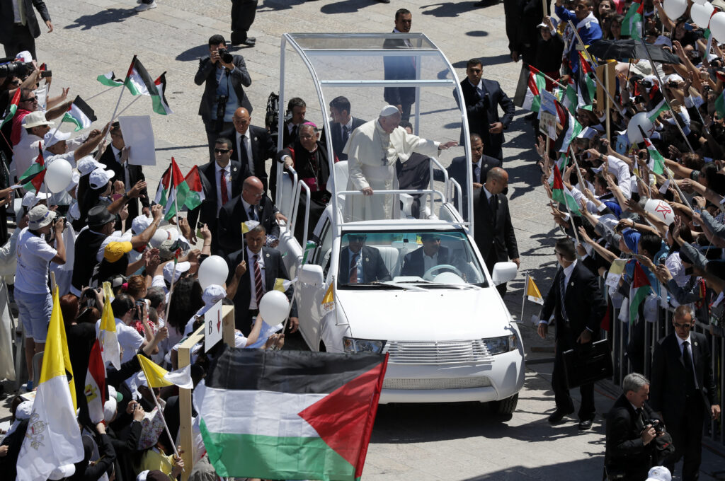 Papa Francisco donó su papamóvil antes de morir; será usado en Gaza, anuncian