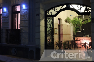 Entre muros con historia y jardines con temazcal, Casa Encantada ofrece un refugio artístico en pleno centro de Pachuca