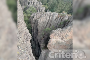 Recorre túneles naturales y escucha historias de mineros y apariciones en este sendero cargado de misticismo