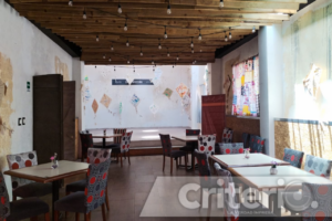 Con su estética vintage y ambiente relajado, este joven foro apuesta por el arte emergente y las experiencias colectivas
