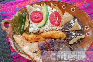 De alverjón y mole dulce también se vive el turismo en Molango