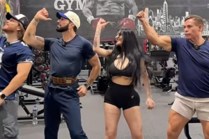 “Sí, tengo patas de pollo… ¿y qué?”: Karely Ruiz responde a los haters