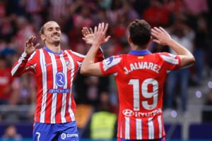 El Atlético de Madrid visita al Alavés con la misión de asegurar el podio en LaLiga y mantenerse en zona Champions, mientras los vascos se juegan la permanencia