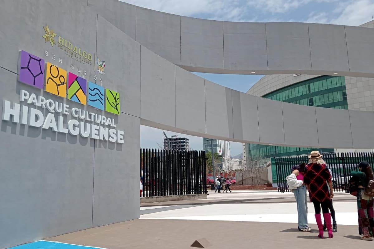 El gobernador Julio Menchaca participó en la premiación de una carrera y realizó un recorrido por el parque recién remodelado