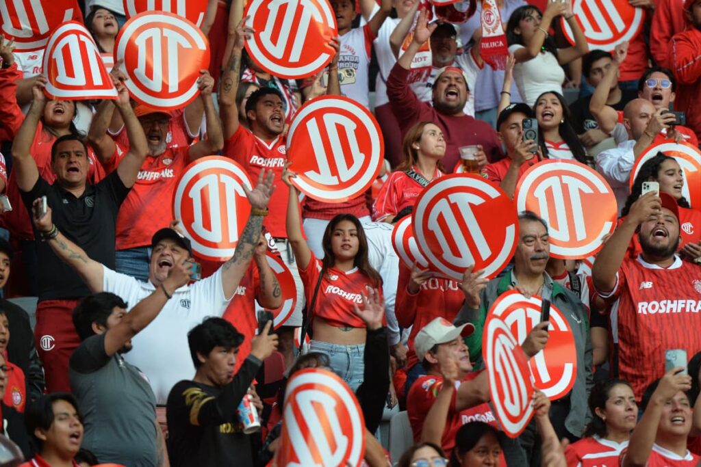 La hinchada de Toluca se prepara para apoyar a su equipo en la final del Clausura 2025, que se jugará en el Estadio Nemesio Diez