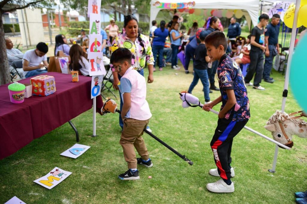 En el marco de la celebración del Día del Niño y la Niña, el gobierno municipal de Tizayuca organizó un festejo dirigido a las hijas e hijos de los elementos de la Policía Municipal