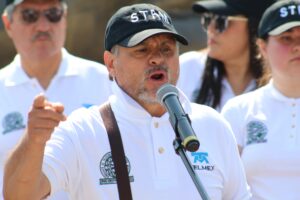 La movilización incluyó trabajadores activos, jubilados y pensionados del STRM
