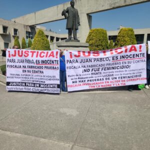 Pancartas en mano, la familia de Juan Pablo Vázquez pide que se reconozca la falta de pruebas en el caso del feminicidio de Lilian