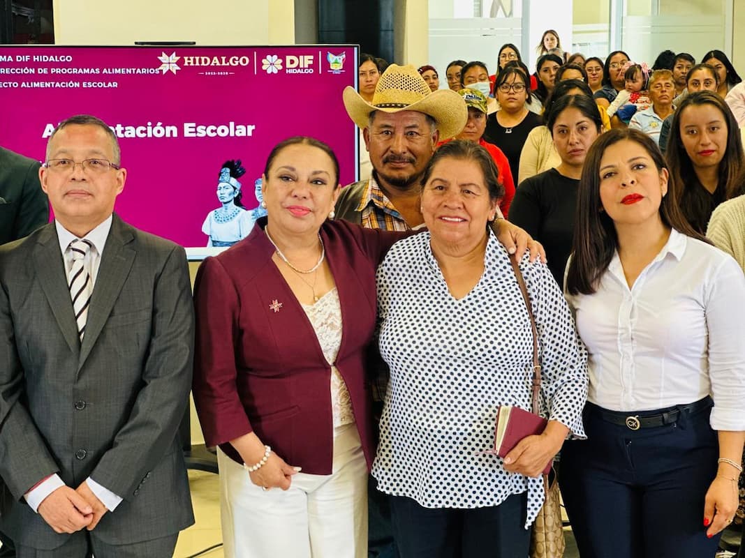 Durante la capacitación, se destacó que Tulancingo cuenta actualmente con siete programas alimentarios, beneficiando a 3 mil 767 estudiantes a través de desayunos fríos en 82 escuelas