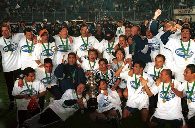 Tuzos consiguieron su primera estrella tras vencer a Cruz Azul hace 25 años 