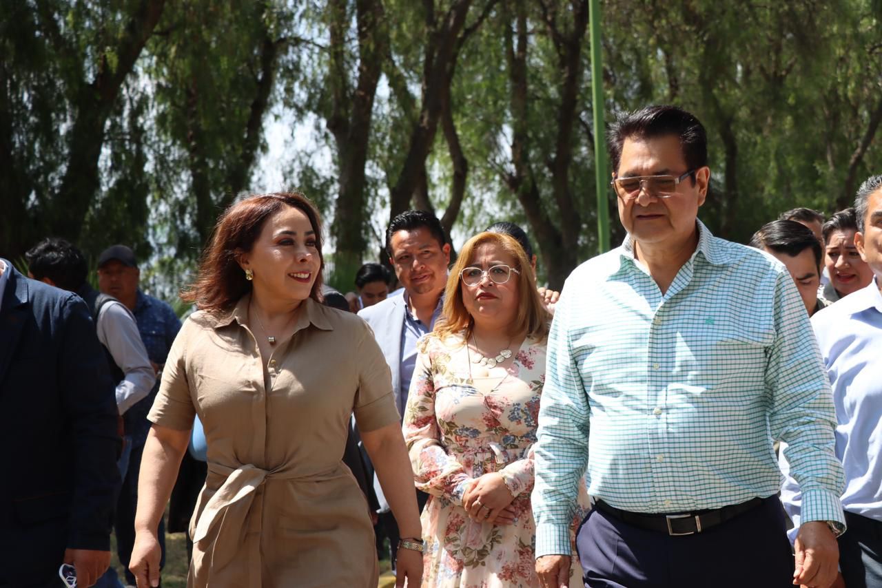 La celebración incluyó rifas de regalos para los asistentes y un ambiente festivo