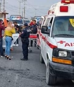 Vehículos involucrados en el accidente donde una mujer resultó herida